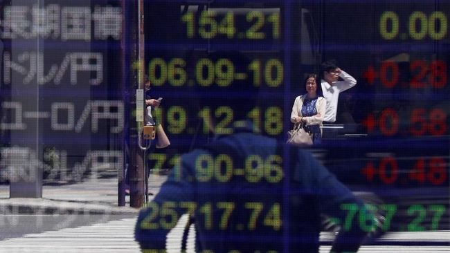 Bursa Asia Terpuruk, Nikkei Turun Hampir 1%