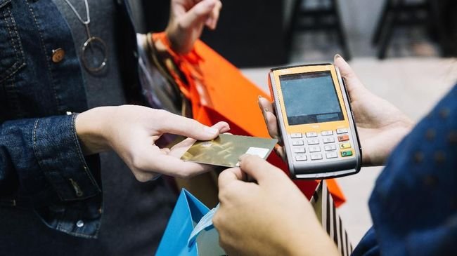 Jangan Menyesal! Pertimbangkan Ini Sebelum Menutup Kartu Kredit