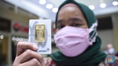 Harga Emas Antam Anjlok Rp3.000, Ibu-Ibu Dapat Berburu Diskon